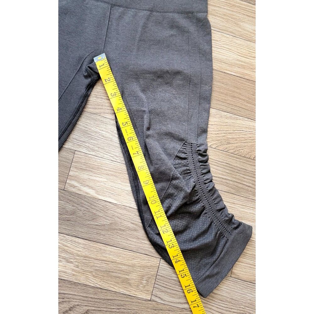 Lululemon Ebb To Street Capri Leggings Size 4 Dark Grey Ruched Seamless - Picture 5 of 7